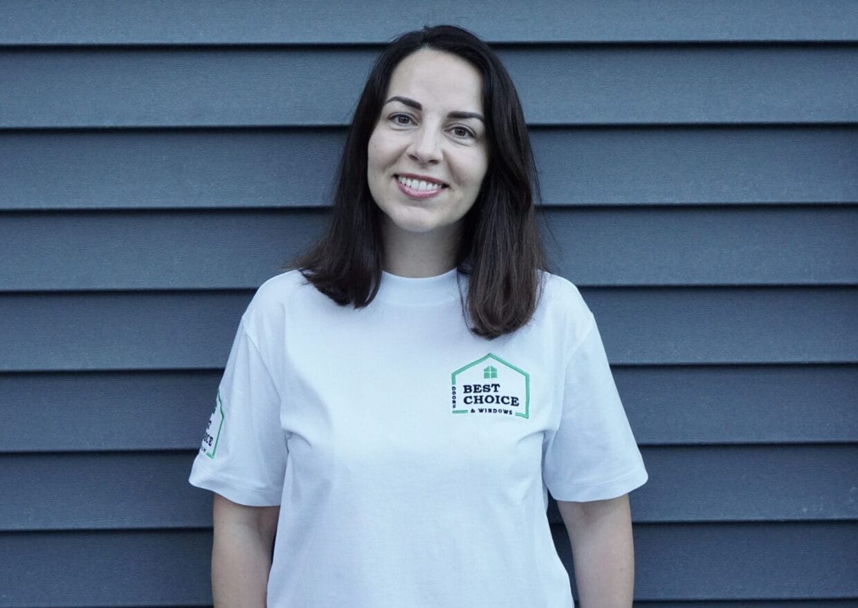 Headshot of Svitlana wearing a company shirt.